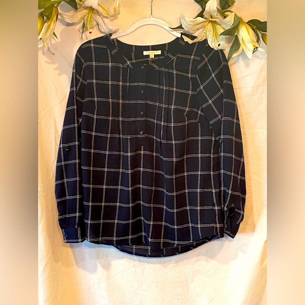 Skies are Blue. Size S. Navy with cream box stripes.